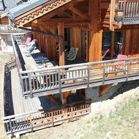 Husky Chalet *