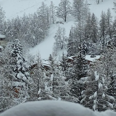Chalet Husky
